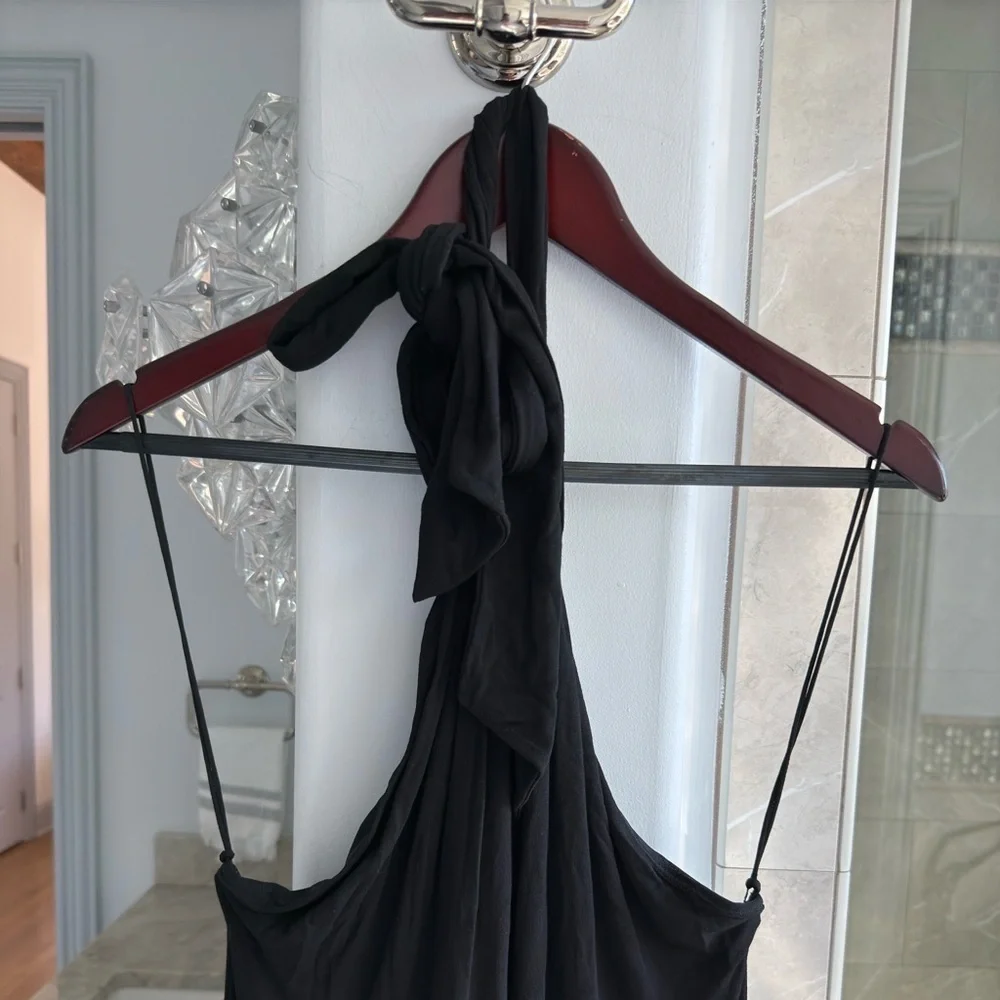 Alice + Olivia Amaya twisted jersey halterneck high slit maxi dress - Picture 11 of 11